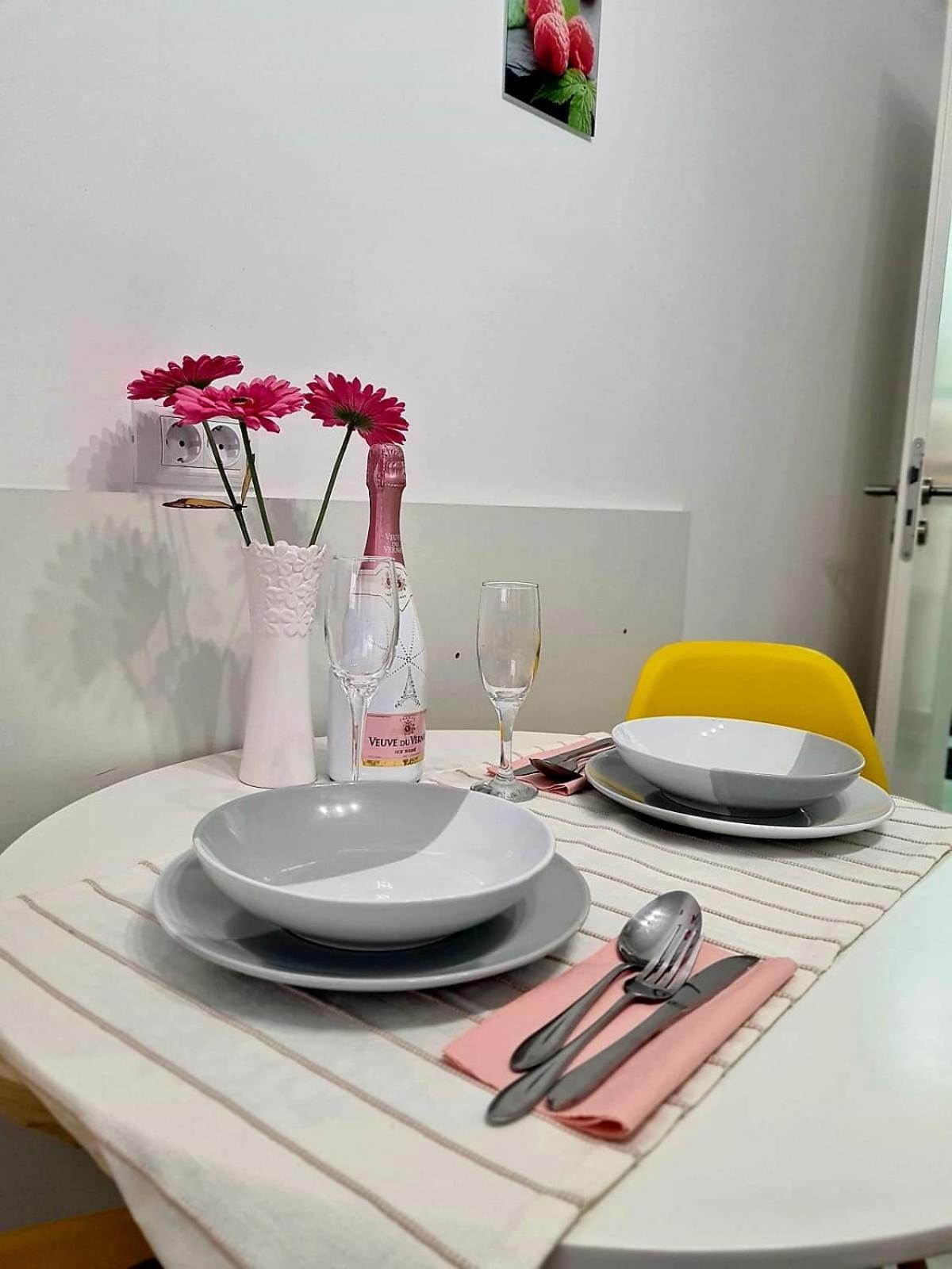 Studio Red Apartment Brasov Bagian luar foto